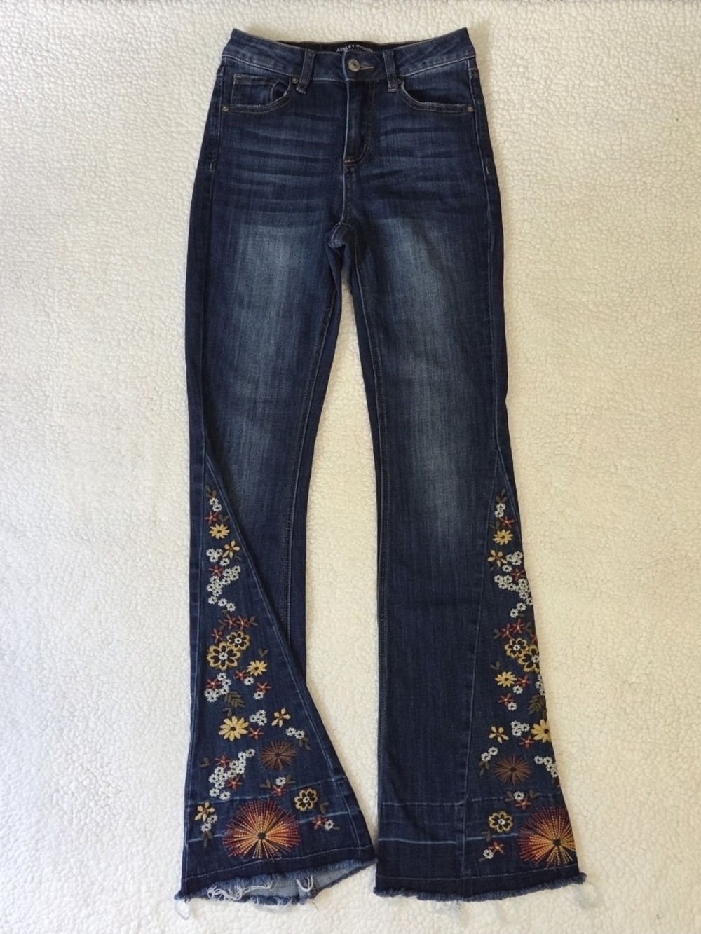 Ashley Mason Flare Jeans Floral Embroidery Boho Dark Wash High Rise